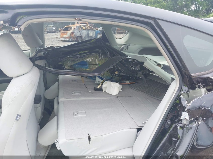 2011 Toyota Prius VIN JTDKN3DU9B5317869 IAAI salvage auction — ROLLOVER, Salvage (Ohio), sold $475 on 2026-07-08 (photo 8)