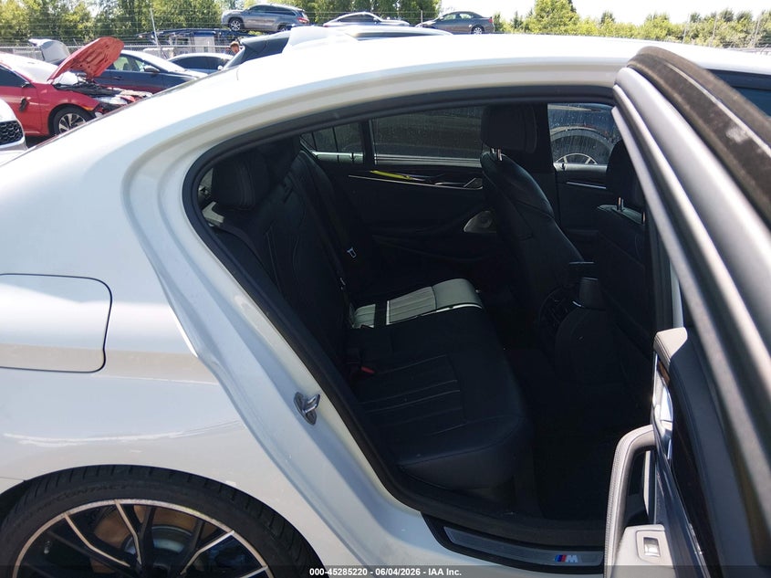2018 BMW 5er VIN WBAJB9C52JB036818 IAAI salvage auction — SIDE, Salvage Title, sold $9,400 on 2026-07-09 (photo 8)