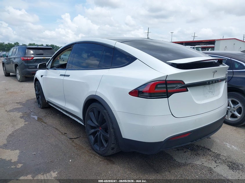 2017 Tesla Model x VIN 5YJXCBE29HF049531 IAAI salvage auction — LEFT & RIGHT, Salvage (Louisiana), sold $7,100 on 2026-07-28 (photo 3)