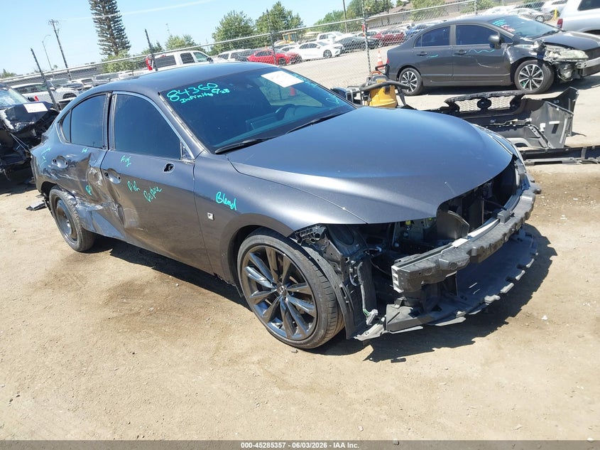2024 Lexus Is VIN JTHGZ1B2XR5080320 IAAI salvage auction — RIGHT SIDE, Salvage Title, sold $16,550 on 2026-07-21 (photo 1)