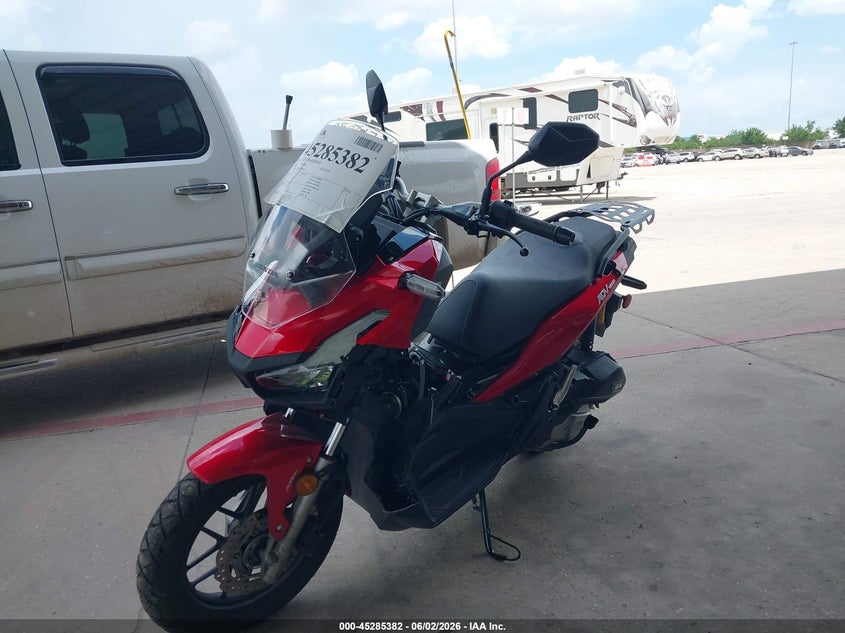 2022 Honda X-adv VIN MLHKF3858N5100900 IAAI salvage auction — RIGHT SIDE, Original (Texas), sold $450 on 2026-07-23 (photo 2)