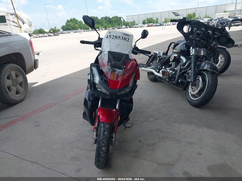 2022 Honda X-adv VIN MLHKF3858N5100900 IAAI salvage auction — RIGHT SIDE, Original (Texas), sold $450 on 2026-07-23 (photo 5)