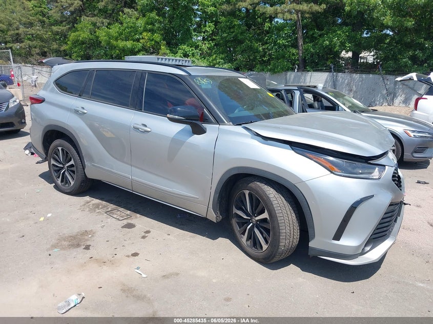 2021 Toyota Highlander VIN 5TDLZRBH3MS069200 IAAI salvage auction — FRONT END, Salvage Title, sold $15,450 on 2026-07-24 (photo 1)