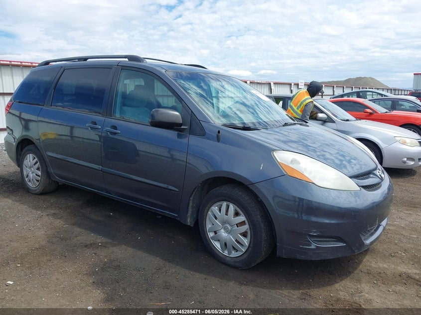2007 Toyota Sienna VIN 5TDZK23CX7S018077 IAAI salvage auction — NORMAL WEAR, Clear (Idaho), sold $300 on 2026-07-28 (photo 1)