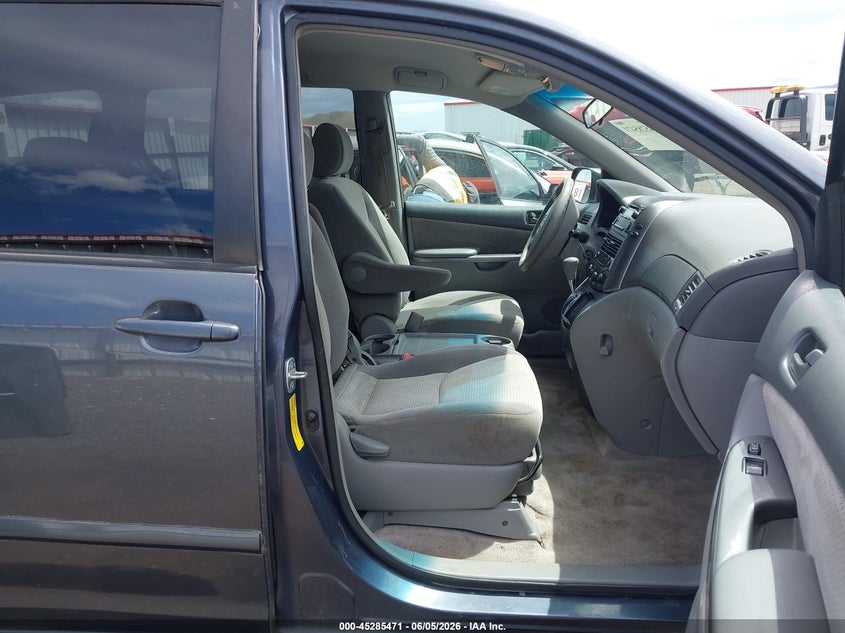 2007 Toyota Sienna VIN 5TDZK23CX7S018077 IAAI salvage auction — NORMAL WEAR, Clear (Idaho), sold $300 on 2026-07-28 (photo 5)