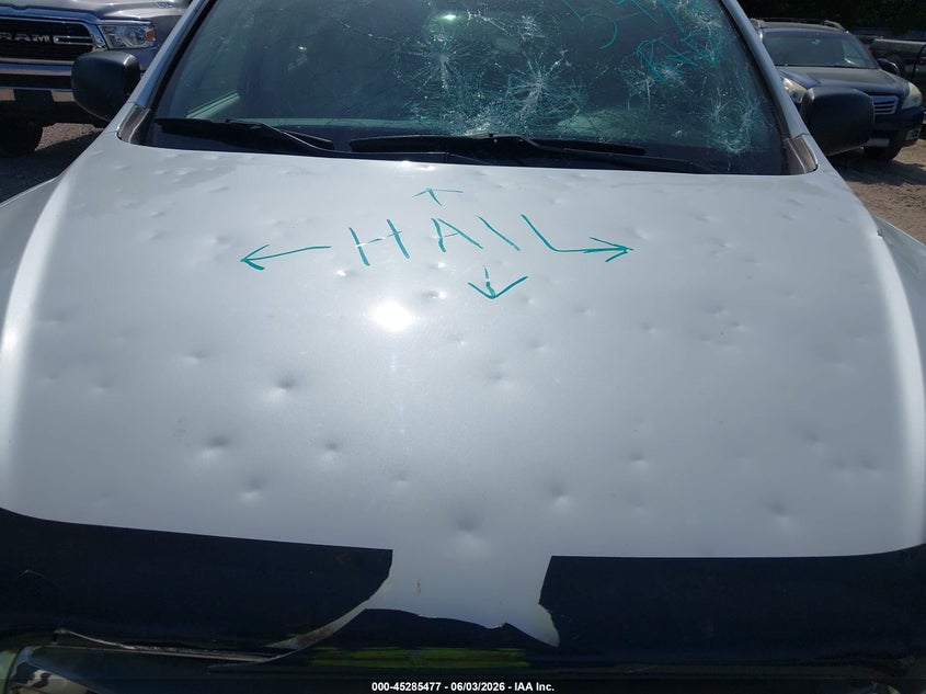 2012 Hyundai Santa fe VIN 5XYZGDAB3CG091970 IAAI salvage auction — HAIL, Salvage Title, sold $825 on 2026-07-15 (photo 6)