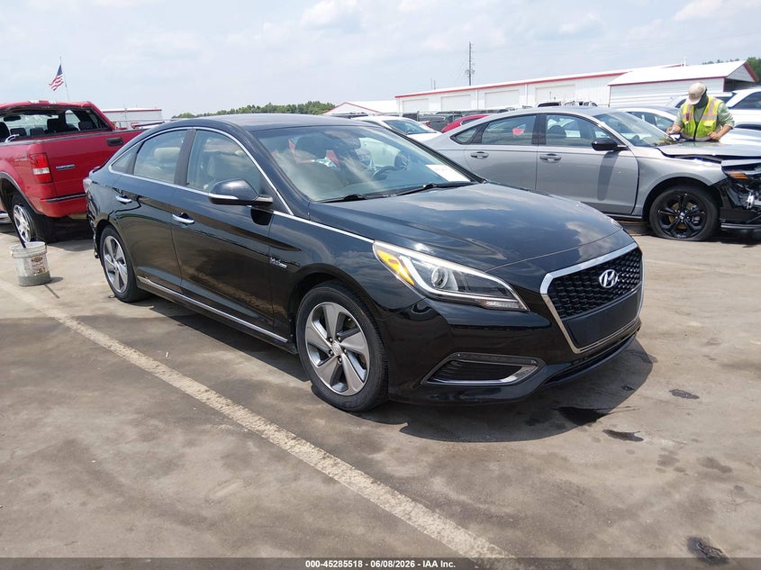 2017 Hyundai Sonata VIN KMHE34L1XHA044789 IAAI salvage auction — LEFT SIDE, Salvage Title, sold $2,025 on 2026-07-08 (photo 1)