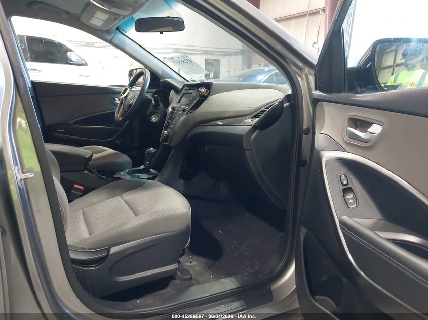 2017 Hyundai Santa fe VIN 5NMZTDLB4HH000212 IAAI salvage auction — FRONT END, Salvage Title, sold $2,100 on 2026-07-10 (photo 5)