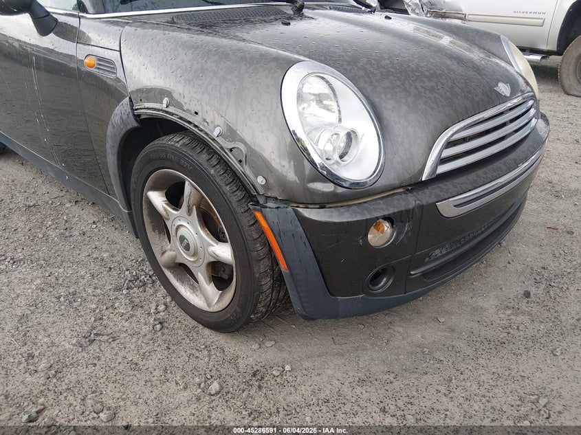 2006 Mini Cooper VIN WMWRC33546TJ73760 IAAI salvage auction — NORMAL WEAR, Clear (Florida), sold $650 on 2026-08-05 (photo 6)