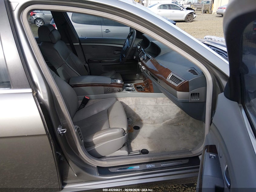 2006 BMW 7 series VIN WBAHN83506DT63570 IAAI salvage auction — REAR END, Salvage (Oregon), sold $800 on 2026-07-20 (photo 5)