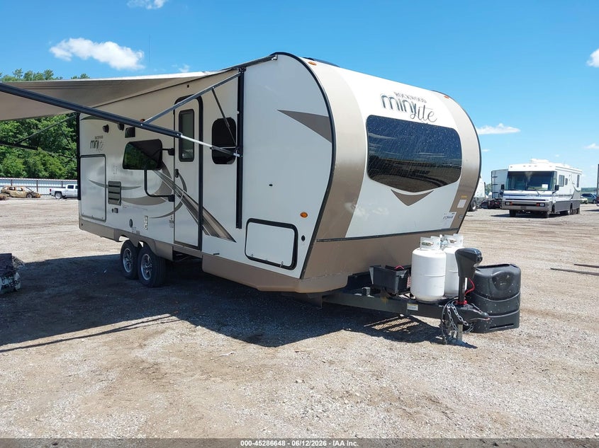 2018 Rockwood Minilite 2507s VIN 4X4TRLA20JD421256 IAAI salvage auction — HAIL, Regular Certificate (Iowa), sold $1,700 on 2026-07-28 (photo 1)
