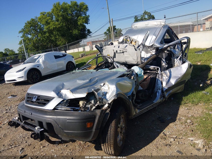 2001 Honda Cr-v VIN JHLRD28441S009050 IAAI salvage auction — BIOHAZARD/CHEMICAL, Salvage (Tennessee), sold $225 on 2026-07-23 (photo 2)