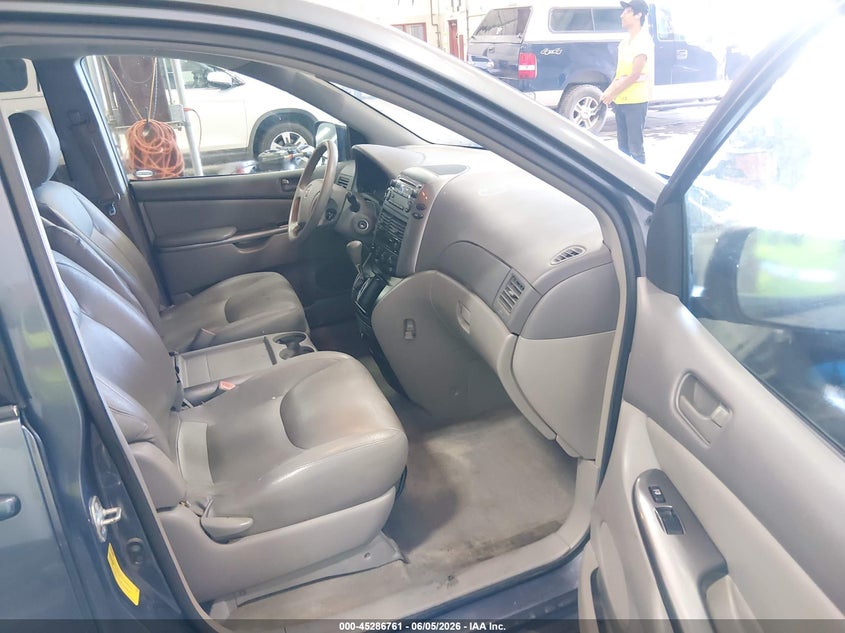 2009 Toyota Sienna VIN 5TDZK23C89S277458 IAAI salvage auction — FRONT END, Salvage (Idaho), sold $400 on 2026-07-31 (photo 5)