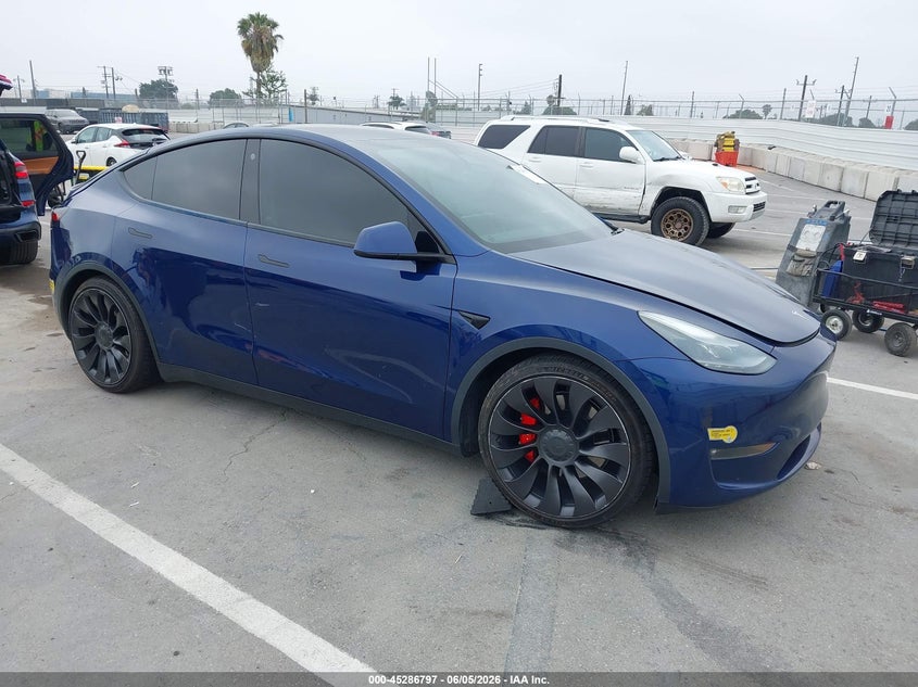 2022 Tesla Model y VIN 7SAYGDEF1NF378133 IAAI salvage auction — LEFT SIDE, Salvage Title, sold $8,300 on 2026-07-29 (photo 1)