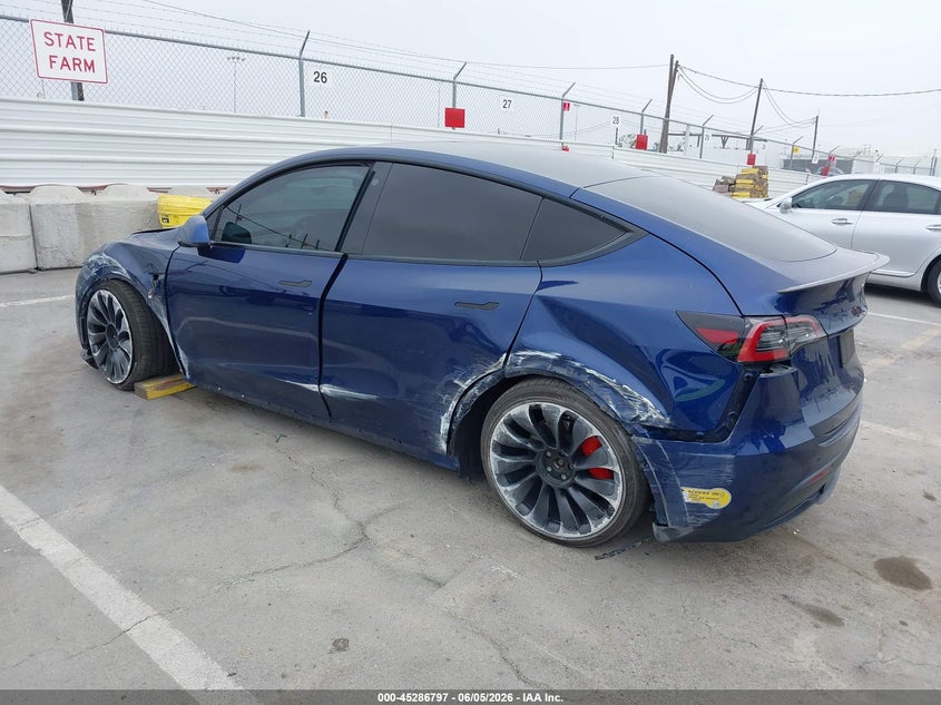 2022 Tesla Model y VIN 7SAYGDEF1NF378133 IAAI salvage auction — LEFT SIDE, Salvage Title, sold $8,300 on 2026-07-29 (photo 3)
