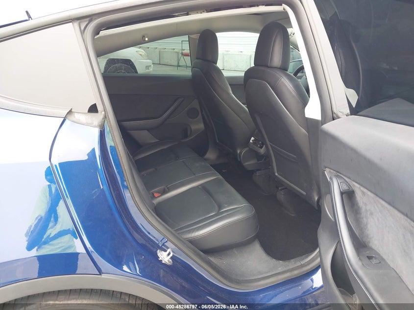 2022 Tesla Model y VIN 7SAYGDEF1NF378133 IAAI salvage auction — LEFT SIDE, Salvage Title, sold $8,300 on 2026-07-29 (photo 8)