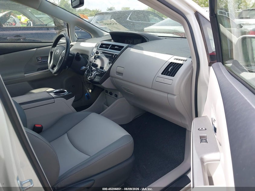 2017 Toyota Prius v VIN JTDZN3EU3HJ070913 IAAI salvage auction — HAIL, Salvage (Ohio), sold $7,700 on 2026-07-28 (photo 5)