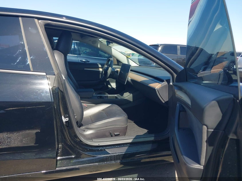 2022 Tesla Model 3 VIN 5YJ3E1EA9NF373097 IAAI salvage auction — SIDE, Salvage Title, sold $7,350 on 2026-07-14 (photo 5)