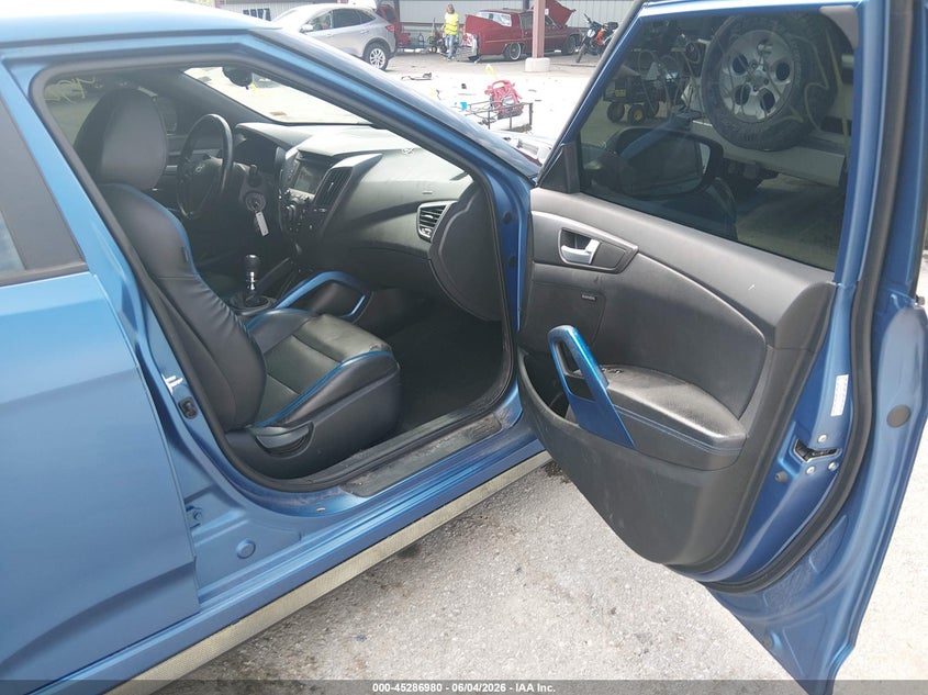 2016 Hyundai Veloster VIN KMHTC6AE8GU264616 IAAI salvage auction — HAIL, Salvage Title, sold $925 on 2026-07-23 (photo 5)
