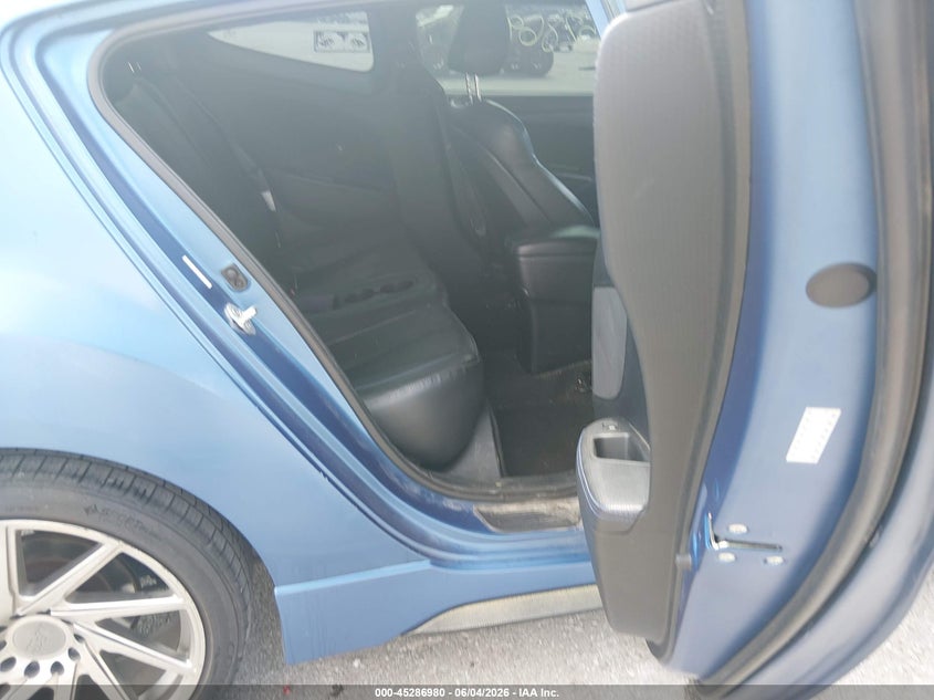 2016 Hyundai Veloster VIN KMHTC6AE8GU264616 IAAI salvage auction — HAIL, Salvage Title, sold $925 on 2026-07-23 (photo 8)