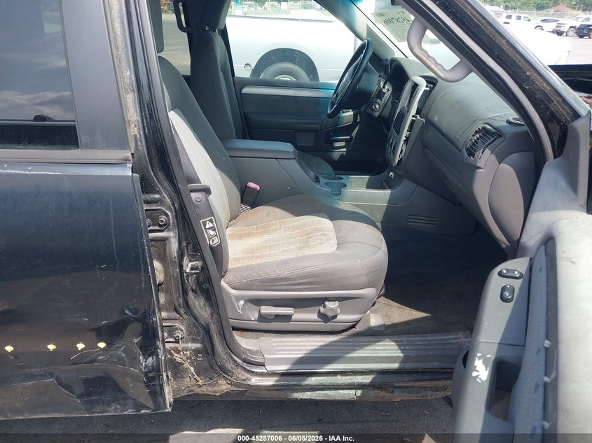 2002 Mercury Mountaineer VIN 4M2ZU86W22ZJ13690 IAAI salvage auction — SIDE, Salvage (Missouri), sold $275 on 2026-07-07 (photo 5)