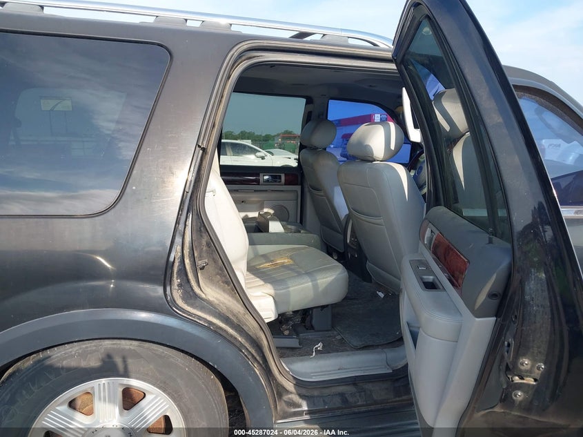 2006 Lincoln Navigator VIN 5LMFU27526LJ06414 IAAI salvage auction — NORMAL WEAR, Clear (Arkansas), sold $525 on 2026-07-08 (photo 8)