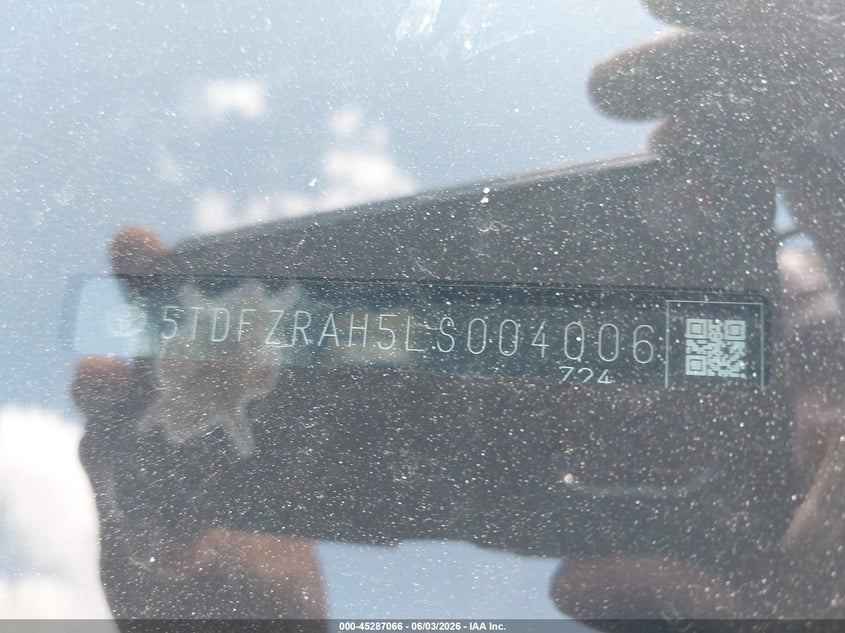 2020 Toyota Highlander VIN 5TDFZRAH5LS004006 IAAI salvage auction — LEFT SIDE, Salvage Title, sold $21,000 on 2026-07-16 (photo 9)