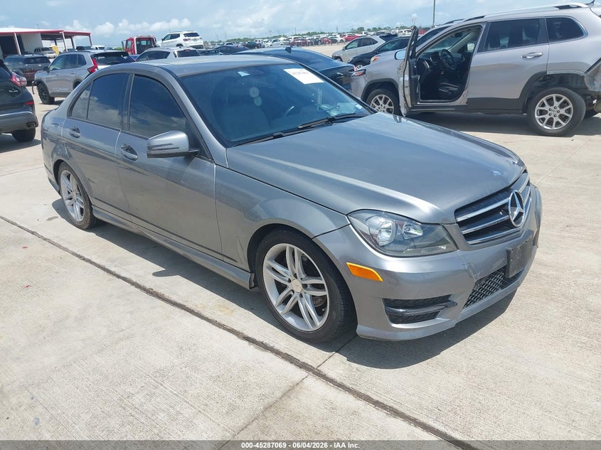 2014 Mercedes-benz C-klasse VIN WDDGF4HB2EG210338 IAAI salvage auction — REAR END, Salvage Title, sold $1,025 on 2026-07-17 (photo 1)