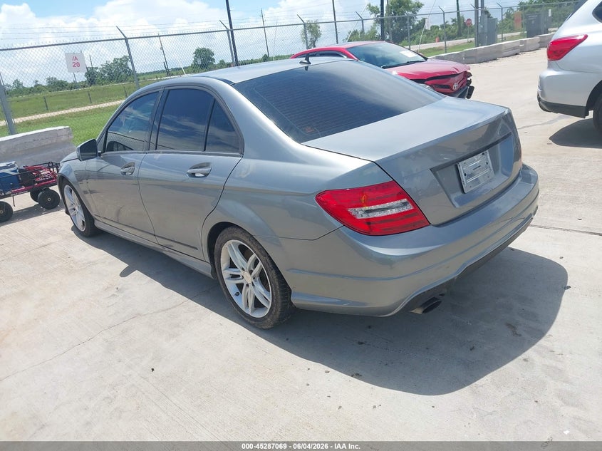 2014 Mercedes-benz C-klasse VIN WDDGF4HB2EG210338 IAAI salvage auction — REAR END, Salvage Title, sold $1,025 on 2026-07-17 (photo 3)