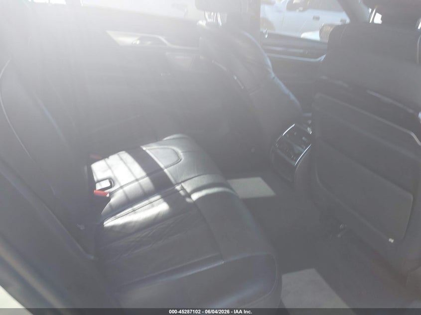 2019 BMW 7er VIN WBA7E2C52KB218447 IAAI salvage auction — FRONT END, Salvage Title, sold $2,650 on 2026-07-28 (photo 8)
