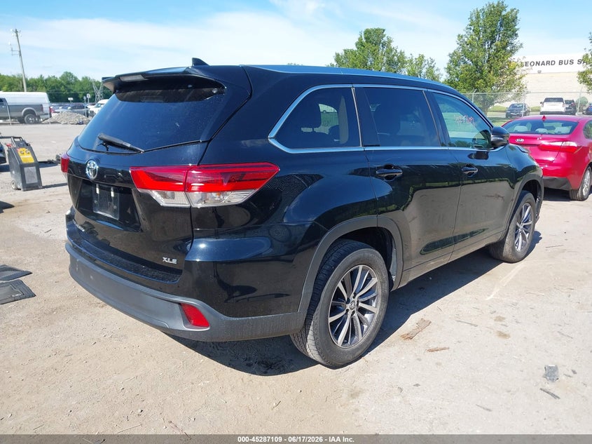 2017 Toyota Highlander VIN 5TDKZRFH3HS515910 IAAI salvage auction — RIGHT FRONT, Salvage Title, sold $8,200 on 2026-07-21 (photo 4)