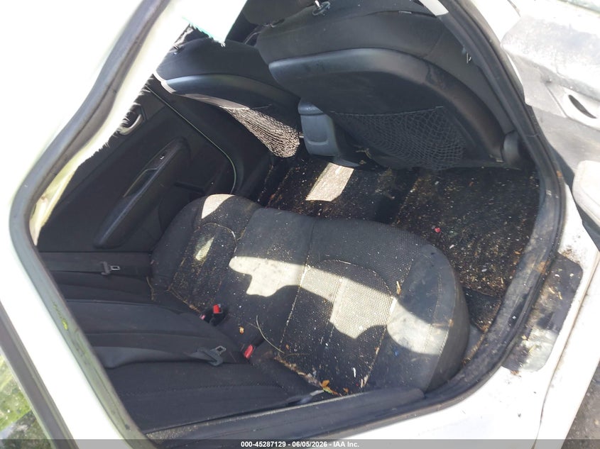 2019 Kia Optima VIN 5XXGT4L30KG352550 IAAI salvage auction — ROLLOVER, Salvage Title, sold $25 on 2026-07-21 (photo 8)