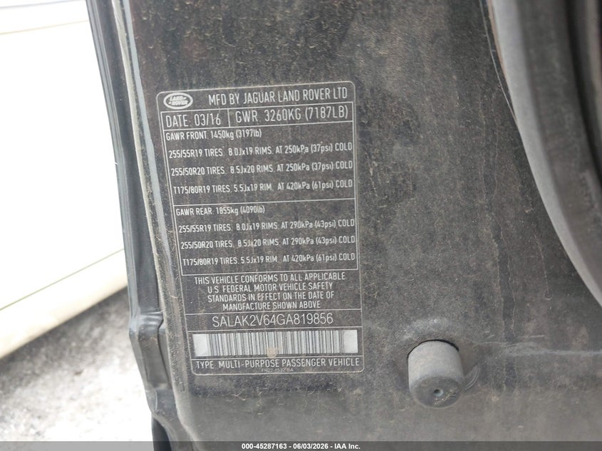 2016 Land rover Lr4 VIN SALAK2V64GA819856 IAAI salvage auction — NORMAL WEAR, Clear - Public Restricted (Oklahoma), sold $1,400 on 2026-07-29 (photo 9)