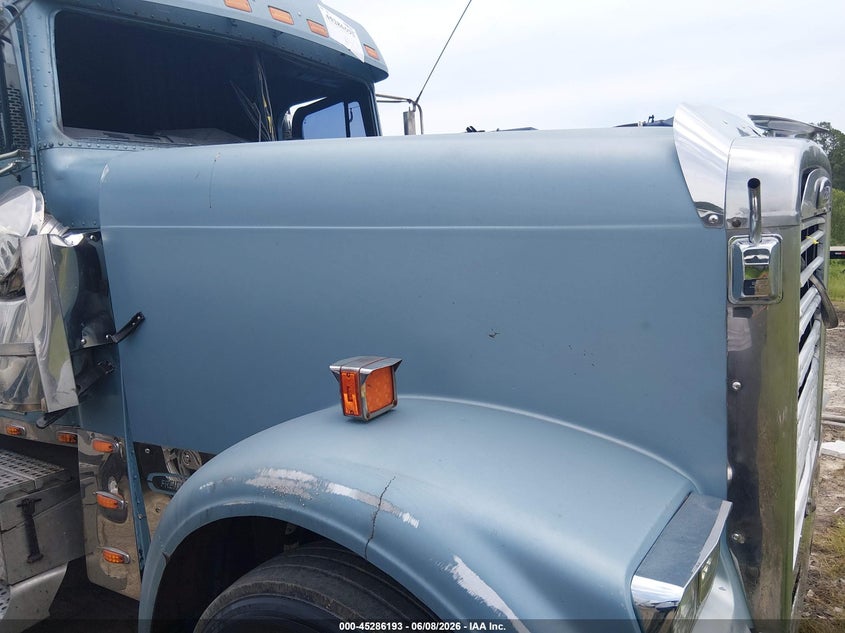 2007 Freightliner Conventional VIN 1FUJAPAV97DW77533 IAAI salvage auction — Unknown, Salvage (South Carolina), sold $3,600 on 2026-07-20 (photo 9)