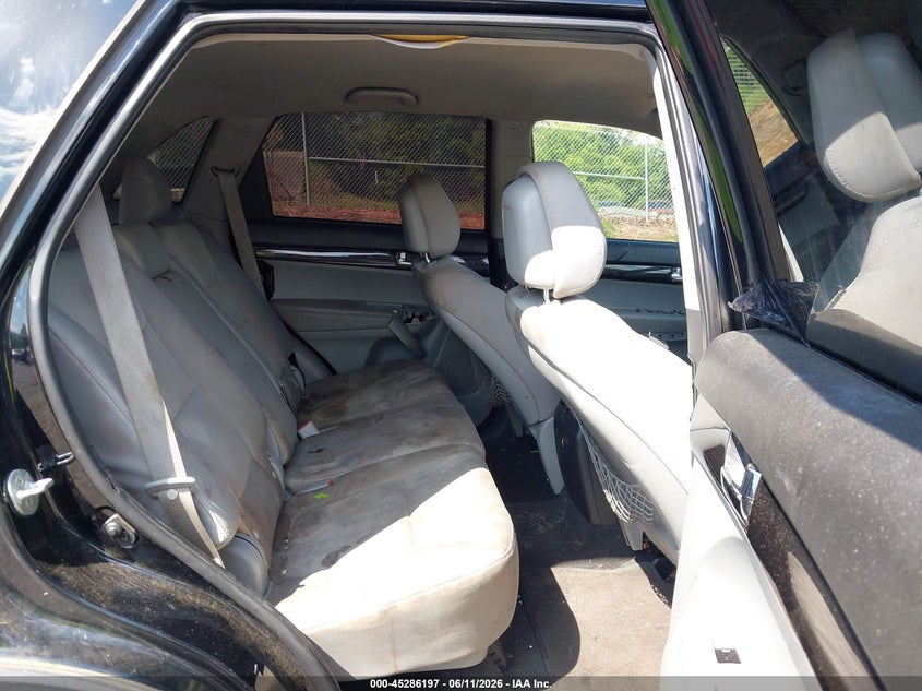 2011 Kia Sorento VIN 5XYKTCA12BG030509 IAAI salvage auction — NORMAL WEAR, Clear (Virginia), sold $400 on 2026-07-21 (photo 8)