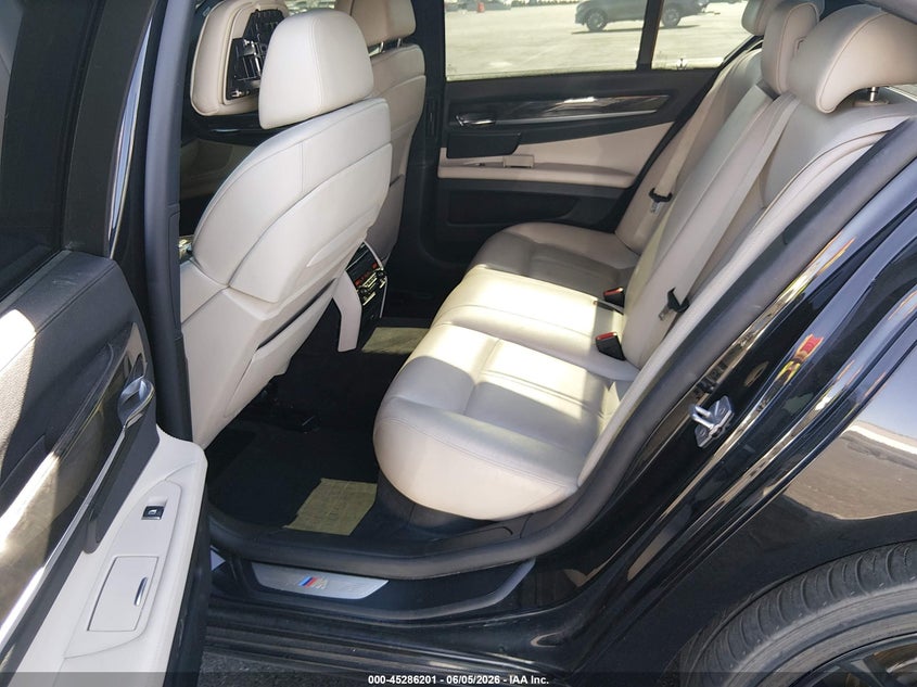 2012 BMW 7er VIN WBAKC6C53CC397276 IAAI salvage auction — REAR END, Salvage Title, sold $1,450 on 2026-07-24 (photo 8)