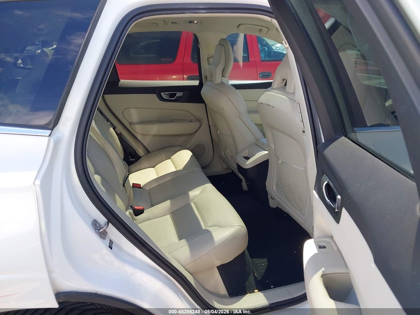 2018 Volvo Xc60 VIN LYV102RK5JB078105 IAAI salvage auction — REAR END, Original (Texas), sold $7,600 on 2026-08-11 (photo 8)