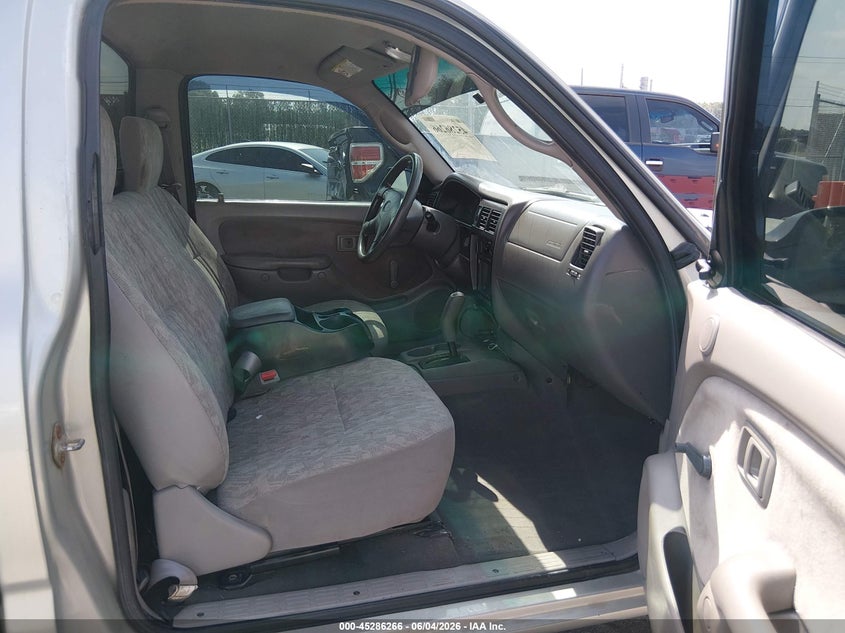 2004 Toyota Tacoma VIN 5TENL42N94Z322073 IAAI salvage auction — HAIL, Salvage (Kansas), sold $3,350 on 2026-07-10 (photo 5)