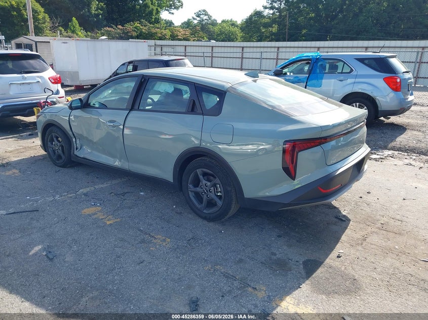 2025 Kia K4 VIN 3KPFT4DE8SE226537 IAAI salvage auction — SIDE, Salvage Title, sold $7,800 on 2026-08-24 (photo 3)