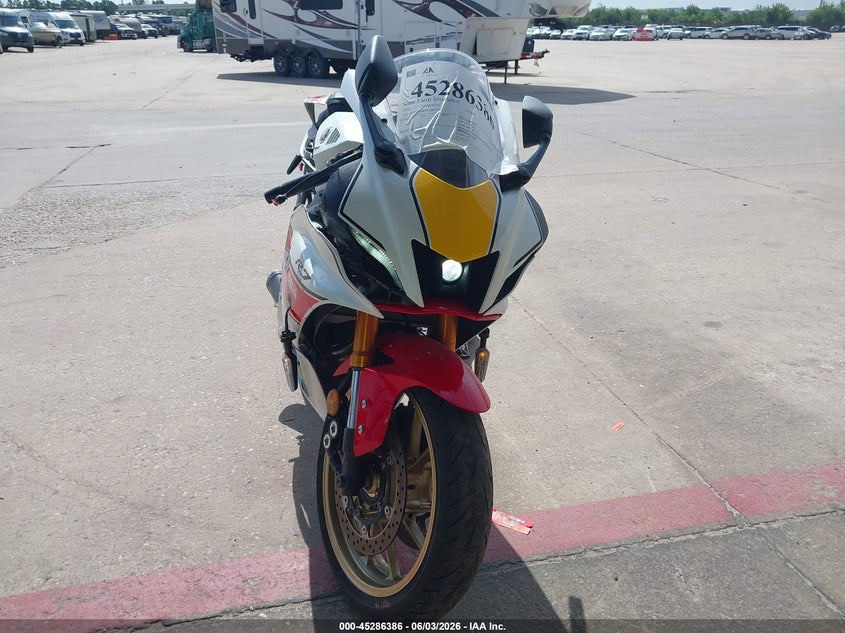 2022 Yamaha Yzf VIN JYARM38E2NA003024 IAAI salvage auction — FRONT END, Salvage Title, sold $2,300 on 2026-07-23 (photo 5)