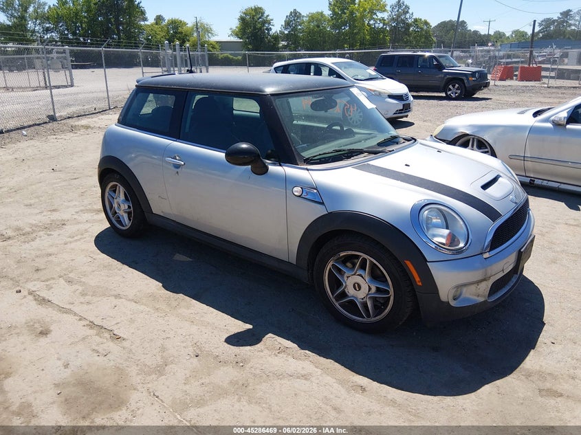 2009 Mini VIN WMWMF73539TT95879 IAAI salvage auction — NORMAL WEAR, Clear (Virginia), sold $375 on 2026-07-17 (photo 1)