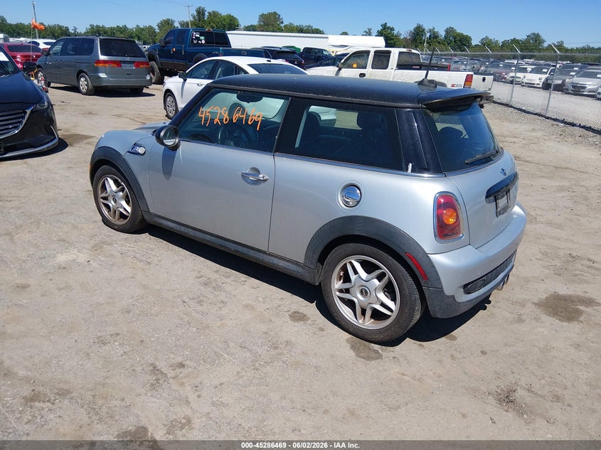2009 Mini VIN WMWMF73539TT95879 IAAI salvage auction — NORMAL WEAR, Clear (Virginia), sold $375 on 2026-07-17 (photo 3)