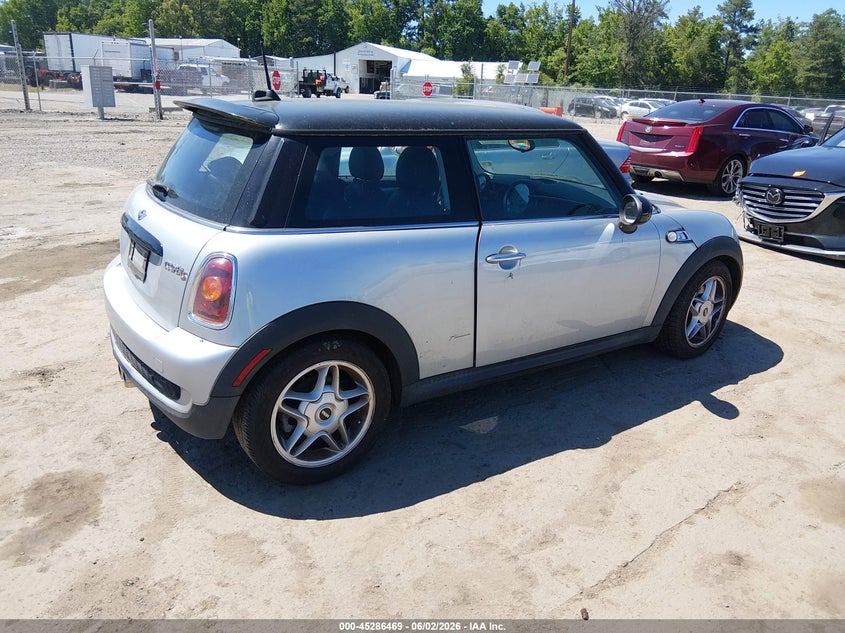 2009 Mini VIN WMWMF73539TT95879 IAAI salvage auction — NORMAL WEAR, Clear (Virginia), sold $375 on 2026-07-17 (photo 4)