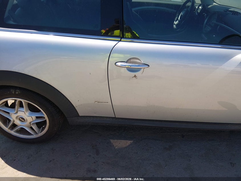 2009 Mini VIN WMWMF73539TT95879 IAAI salvage auction — NORMAL WEAR, Clear (Virginia), sold $375 on 2026-07-17 (photo 6)