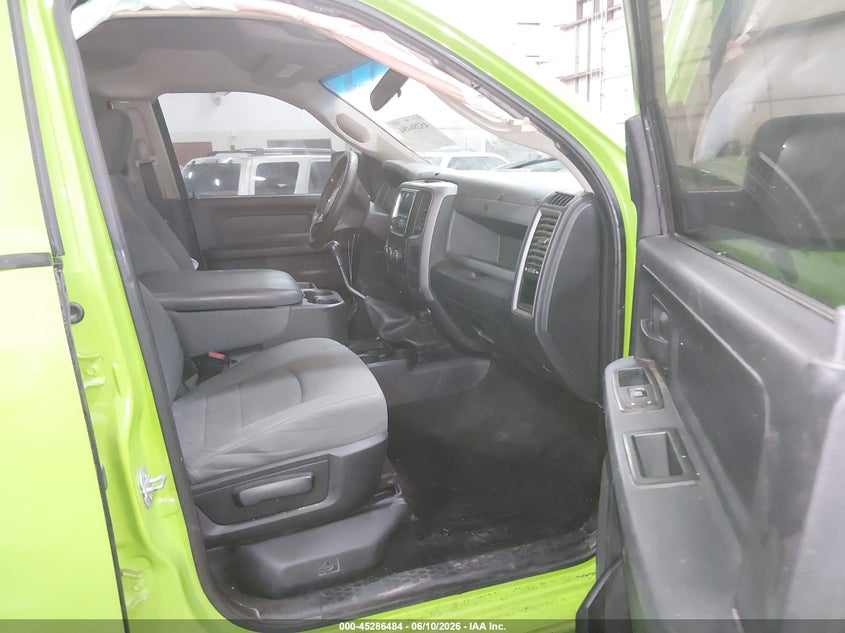 2013 Ram 2500 VIN 3C6UR5CL0DG611990 IAAI salvage auction — RIGHT FRONT, Salvage Title, sold $13,600 on 2026-08-21 (photo 5)