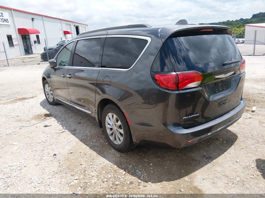 2017 Chrysler Pacifica VIN 2C4RC1BGXHR524482 IAAI salvage auction — UNKNOWN, Salvage Title, sold $1,350 on 2026-07-09 (photo 3)