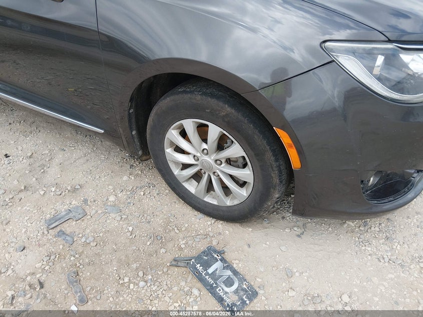 2017 Chrysler Pacifica VIN 2C4RC1BGXHR524482 IAAI salvage auction — UNKNOWN, Salvage Title, sold $1,350 on 2026-07-09 (photo 6)