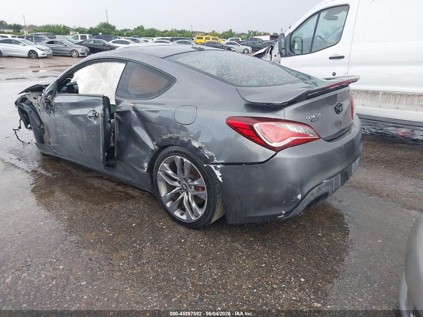 2015 Hyundai Genesis VIN KMHHU6KJXFU127626 IAAI salvage auction — ROLLOVER, Salvage (Texas), sold $25 on 2026-07-29 (photo 3)