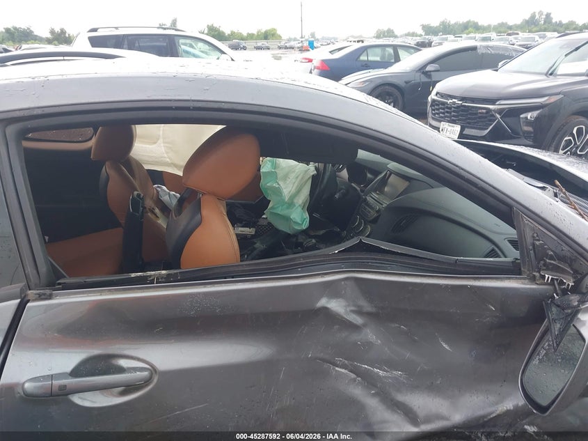 2015 Hyundai Genesis VIN KMHHU6KJXFU127626 IAAI salvage auction — ROLLOVER, Salvage (Texas), sold $25 on 2026-07-29 (photo 5)