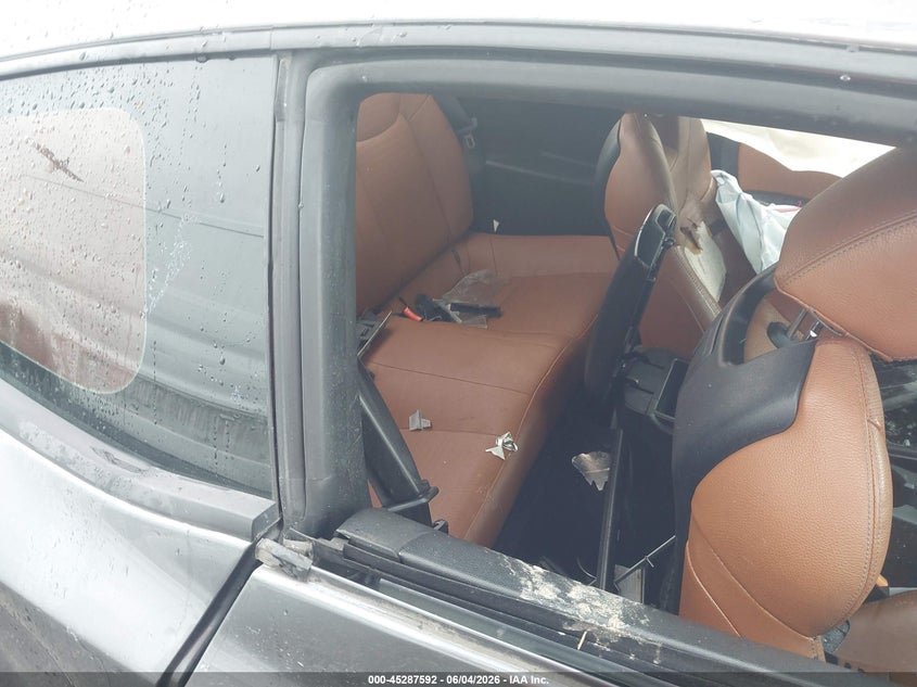 2015 Hyundai Genesis VIN KMHHU6KJXFU127626 IAAI salvage auction — ROLLOVER, Salvage (Texas), sold $25 on 2026-07-29 (photo 8)